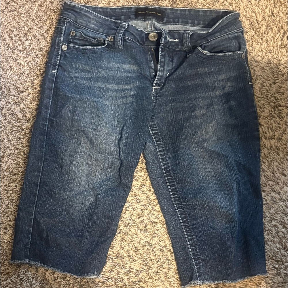 Chinese Laundry Knee Length Shorts Size 29 Dark Wash